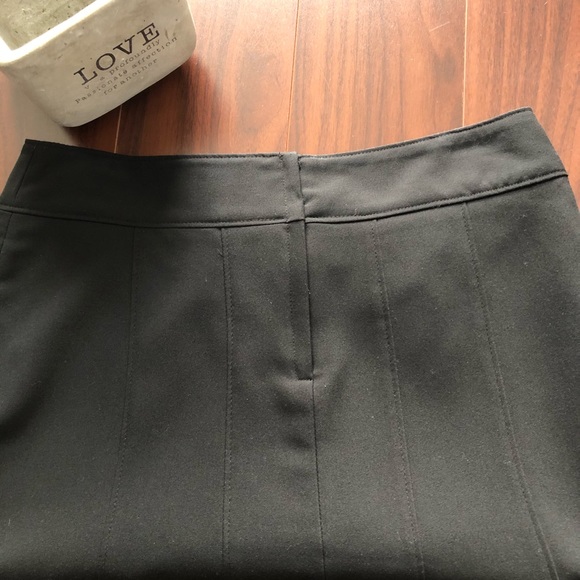 Black flippy or tulip skirt from RW&Co - Picture 3 of 4